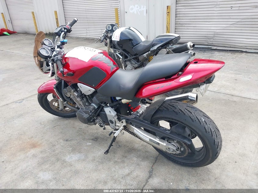 JH2SC48077M500775 2007 HONDA CB photo no. 3
