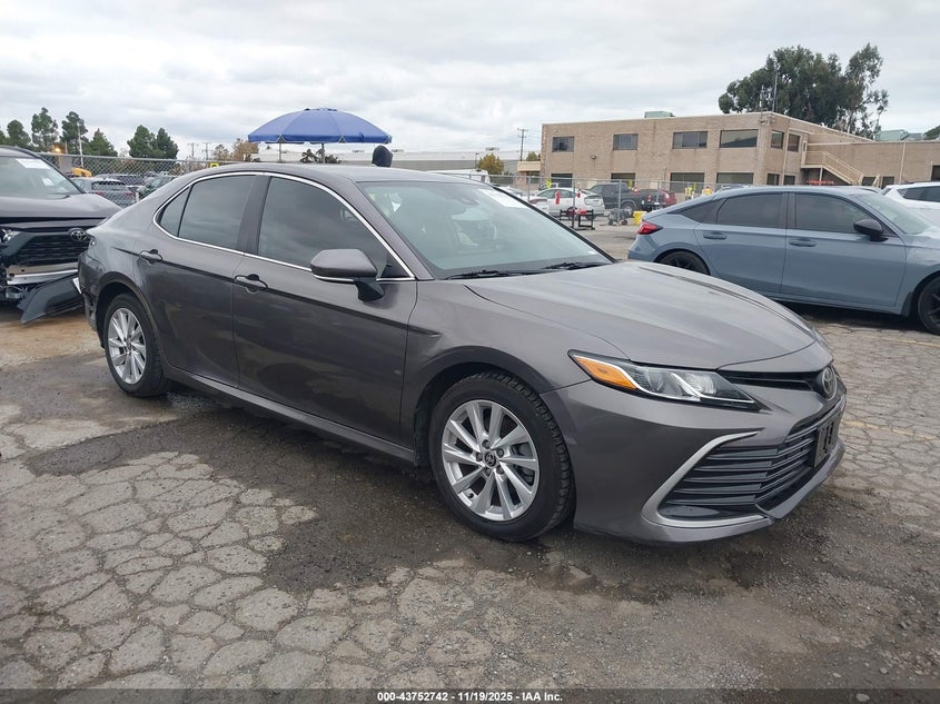 TOYOTA CAMRY LE