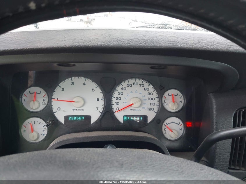 2005 Dodge Ram 1500 Slt/Laramie VIN: 1D7HU18D35S108800 Lot: 43752749