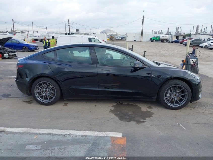 2022 Tesla Model 3 Long Range Dual Motor All-Wheel Drive VIN: 5YJ3E1EB6NF275931 Lot: 43752820