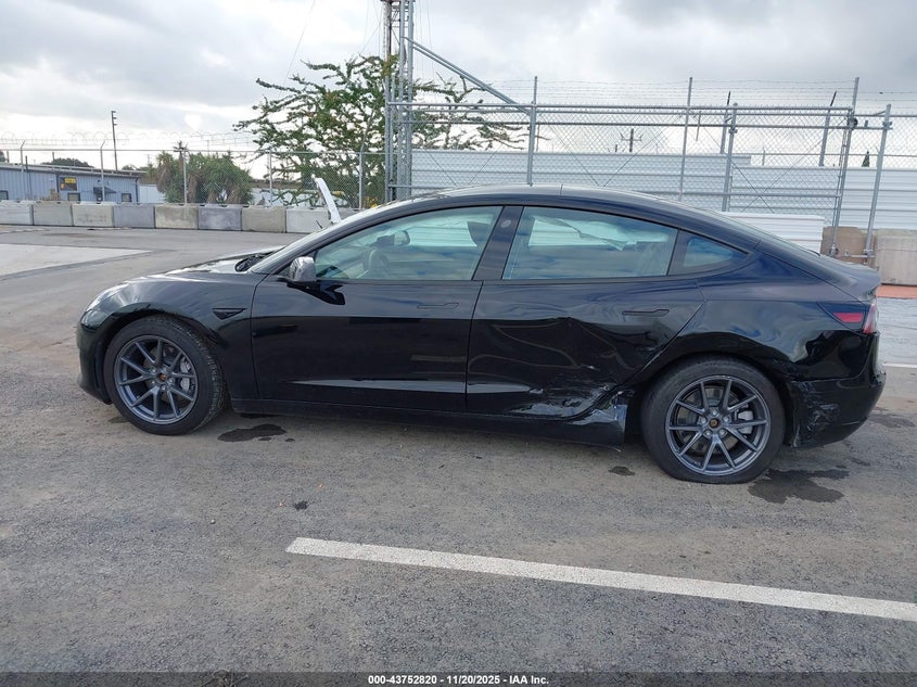 2022 Tesla Model 3 Long Range Dual Motor All-Wheel Drive VIN: 5YJ3E1EB6NF275931 Lot: 43752820