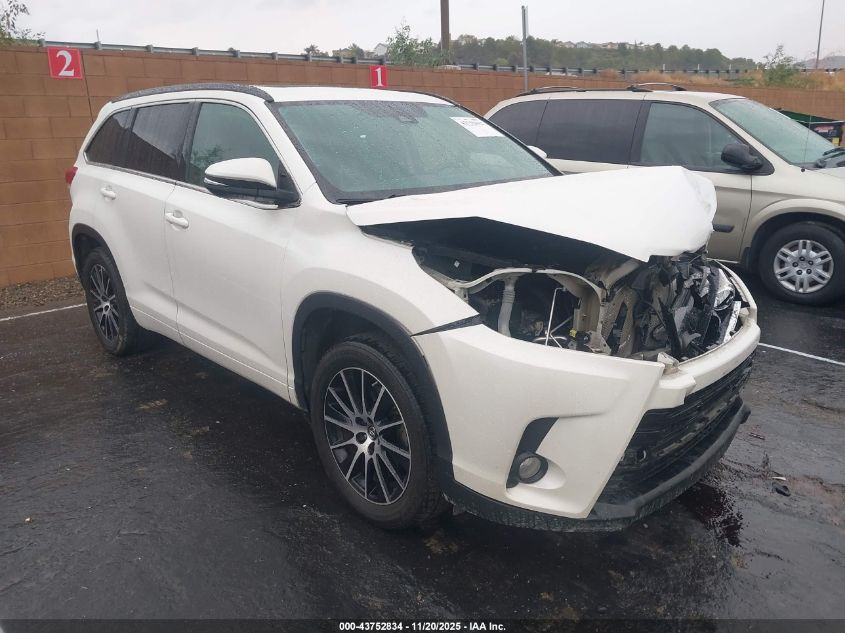 TOYOTA HIGHLANDER SE