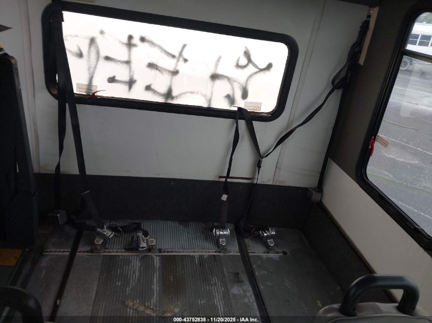 2003 Ford E-450 Cutaway Standard VIN: 1FDXE45S73HB39996 Lot: 43752838