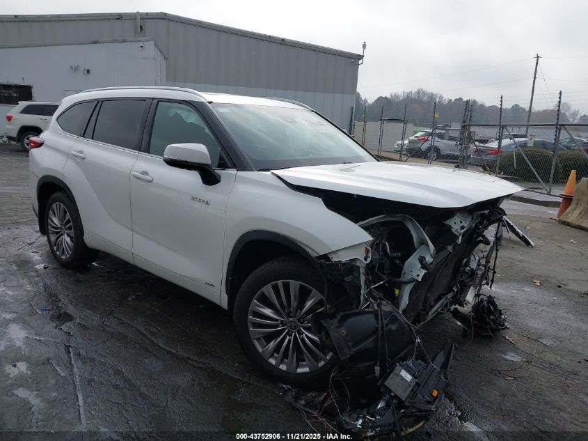 TOYOTA HIGHLANDER HYBRID PLATINUM