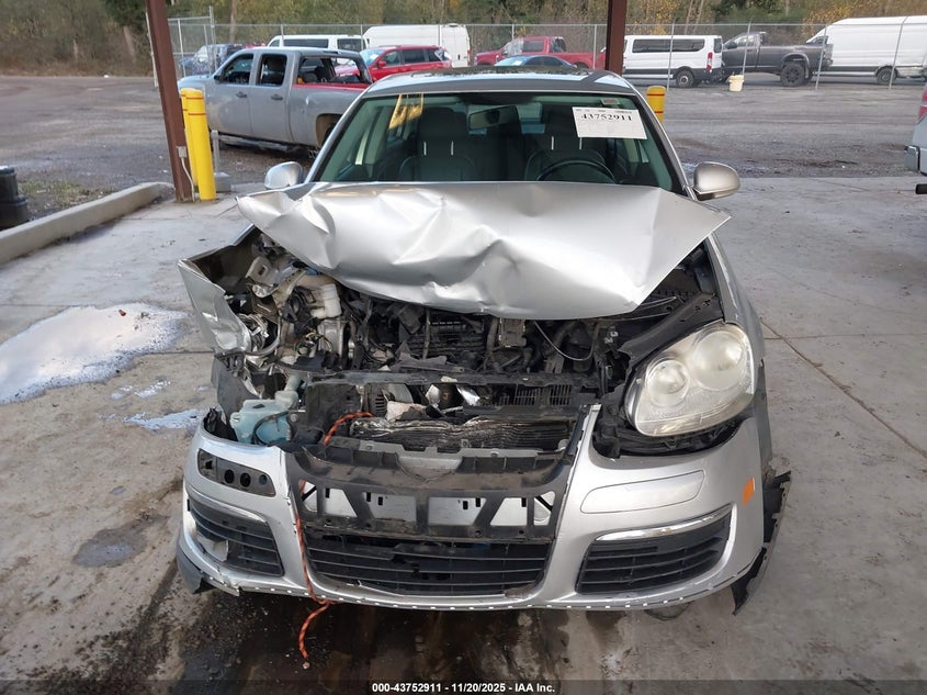 2008 Volkswagen Jetta Se/Sel VIN: 3VWRZ71K78M081798 Lot: 43752911