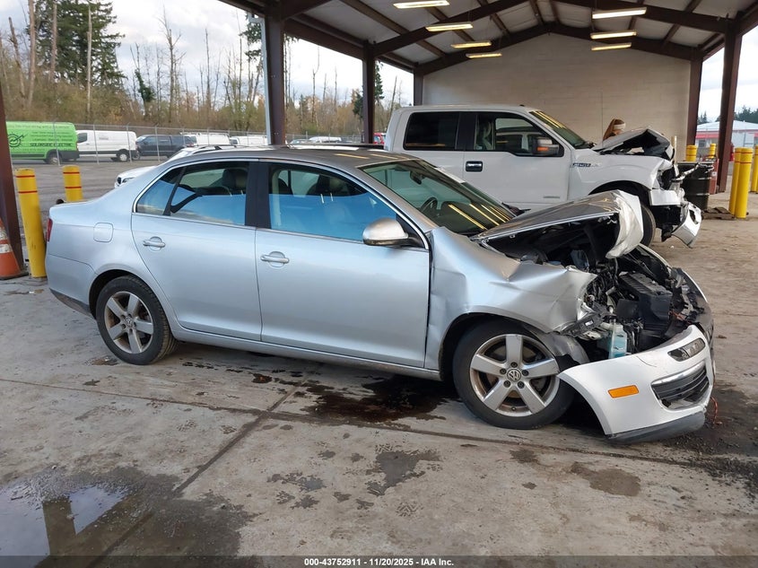 2008 Volkswagen Jetta Se/Sel VIN: 3VWRZ71K78M081798 Lot: 43752911