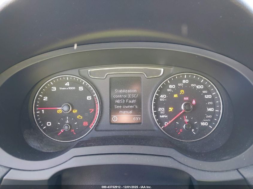 2018 Audi Q3 2.0T Premium/2.0T Sport Premium VIN: WA1BCCFS2JR035401 Lot: 43752912