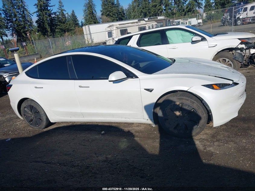 2025 Tesla Model 3 Long Range Rear-Wheel Drive/Standard VIN: 5YJ3E1EA0SF882233 Lot: 43752918