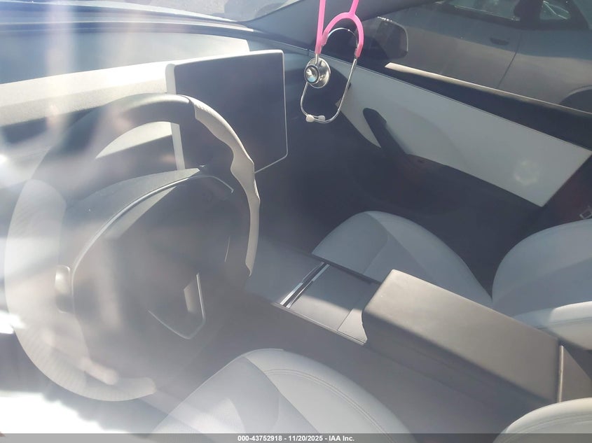 2025 Tesla Model 3 Long Range Rear-Wheel Drive/Standard VIN: 5YJ3E1EA0SF882233 Lot: 43752918