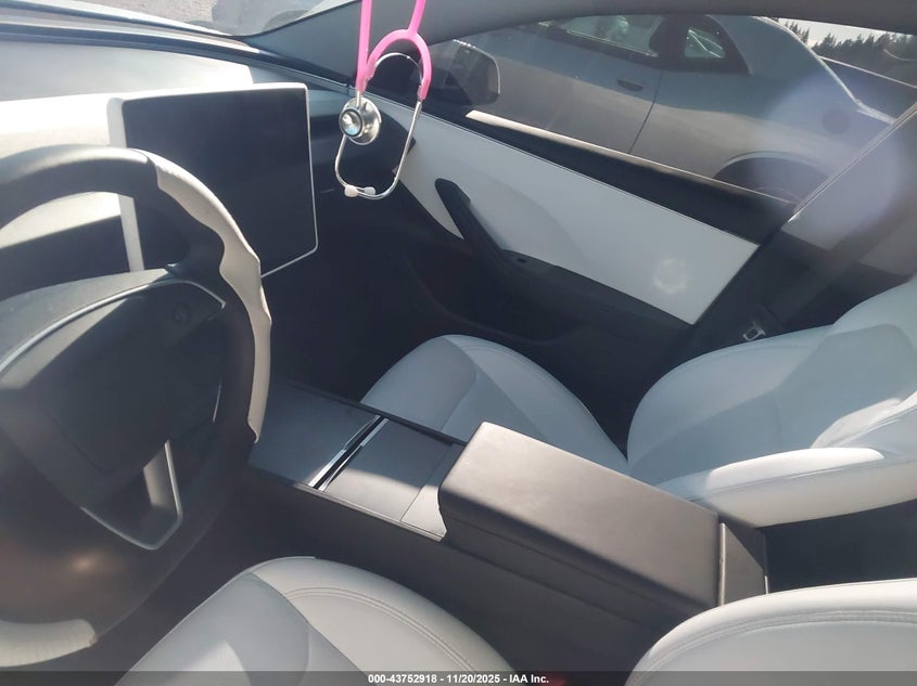 2025 Tesla Model 3 Long Range Rear-Wheel Drive/Standard VIN: 5YJ3E1EA0SF882233 Lot: 43752918