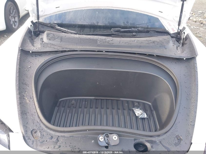 2025 Tesla Model 3 Long Range Rear-Wheel Drive/Standard VIN: 5YJ3E1EA0SF882233 Lot: 43752918