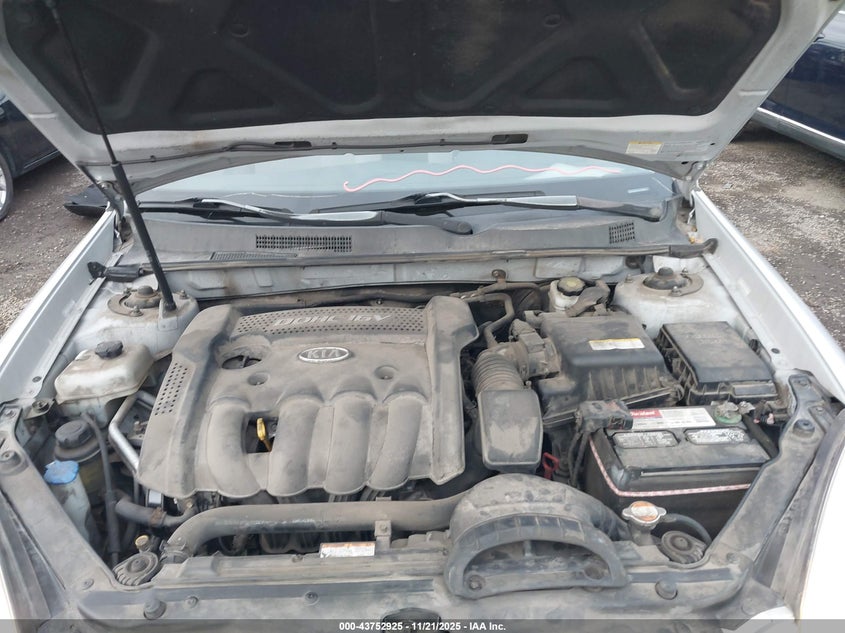 2007 Kia Optima Lx VIN: KNAGE123275123581 Lot: 43752925