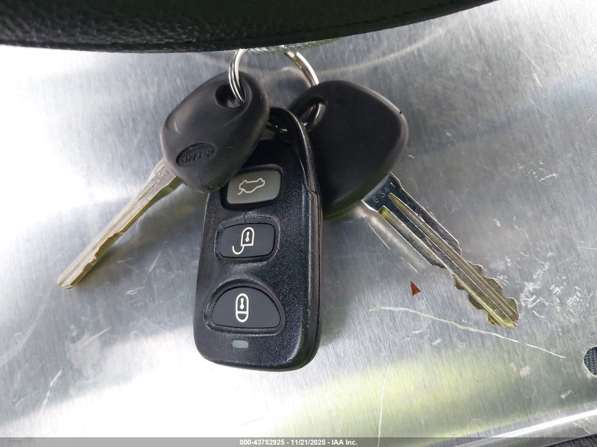 2007 Kia Optima Lx VIN: KNAGE123275123581 Lot: 43752925