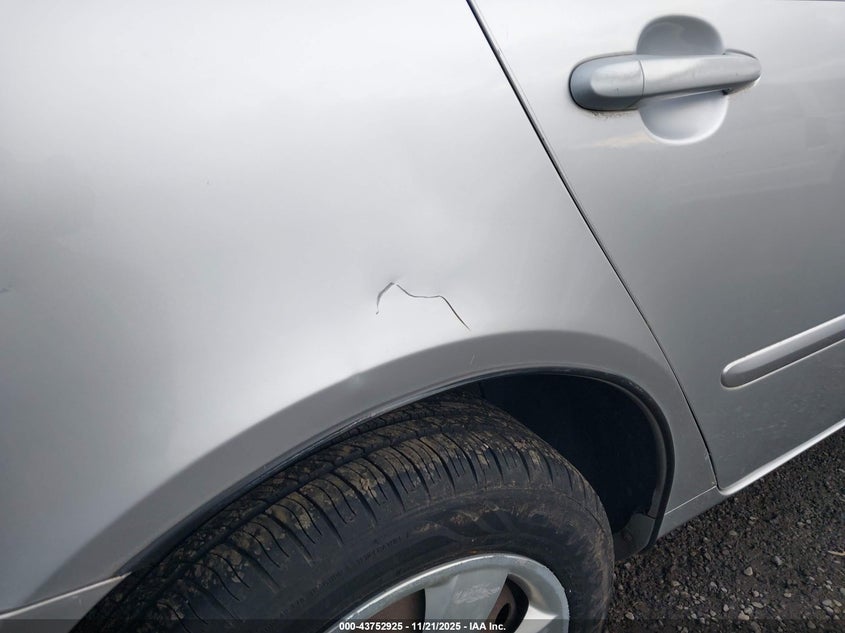 2007 Kia Optima Lx VIN: KNAGE123275123581 Lot: 43752925