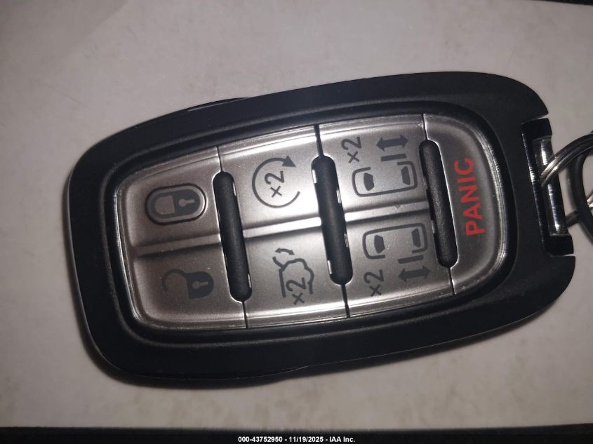 2025 Chrysler Pacifica Select VIN: 2C4RC1BG8SR612020 Lot: 43752950