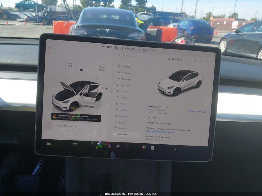 2025 Tesla Model Y Long Range Dual Motor All-Wheel Drive VIN: 7SAYGAEE8SF305441 Lot: 43752975