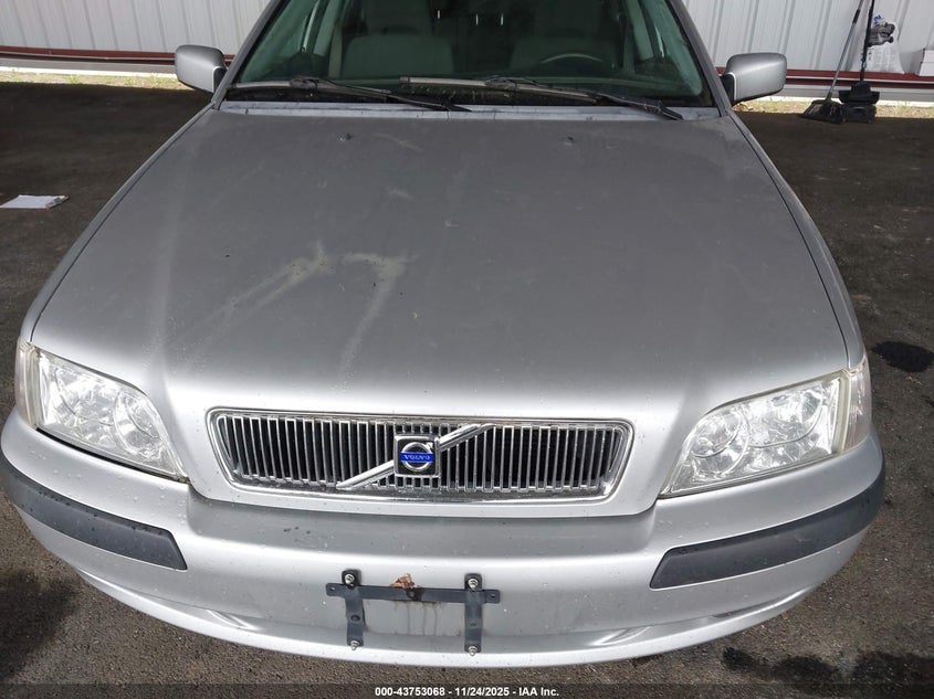2002 Volvo S40 A VIN: YV1VS29522F874905 Lot: 43753068