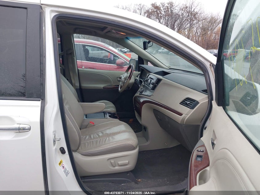 5TDYK3DC9BS081552 2011 TOYOTA SIENNA photo no. 5