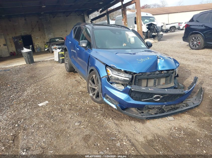 VOLVO XC40 T5 R-DESIGN