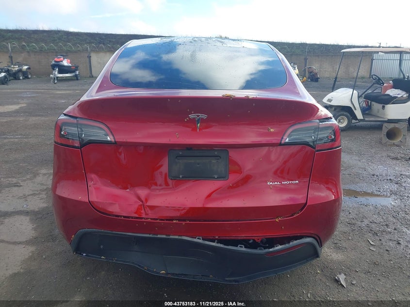 2024 Tesla Model Y Long Range Dual Motor All-Wheel Drive VIN: 7SAYGDEE6RF989045 Lot: 43753183