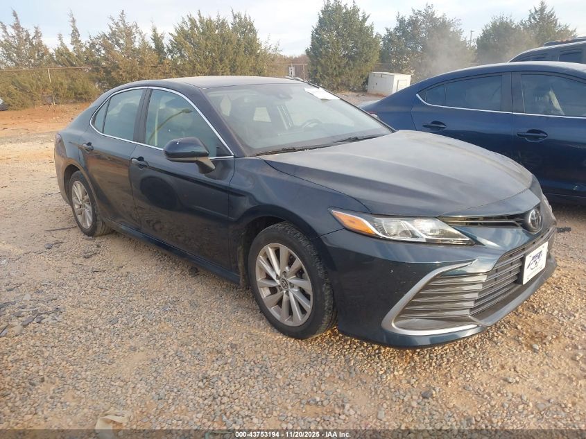 TOYOTA CAMRY LE