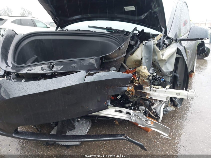 2024 Tesla Model Y Long Range Dual Motor All-Wheel Drive VIN: 7SAYGAEE6RF066918 Lot: 43753219