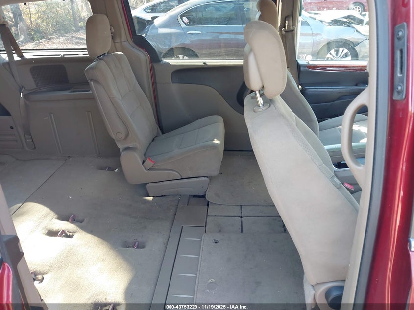 2013 Chrysler Town & Country Touring VIN: 2C4RC1BG7DR810977 Lot: 43753229