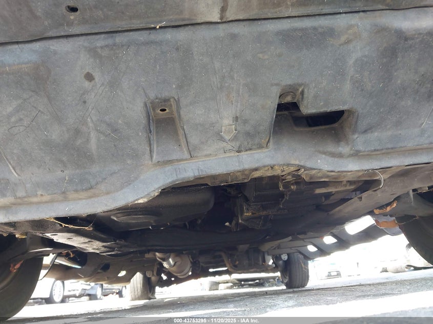 2003 Honda Cr-V Lx VIN: JHLRD68473C002453 Lot: 43753295