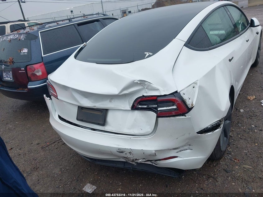 2021 Tesla Model 3 Long Range Dual Motor All-Wheel Drive VIN: 5YJ3E1EB9MF992967 Lot: 43753316