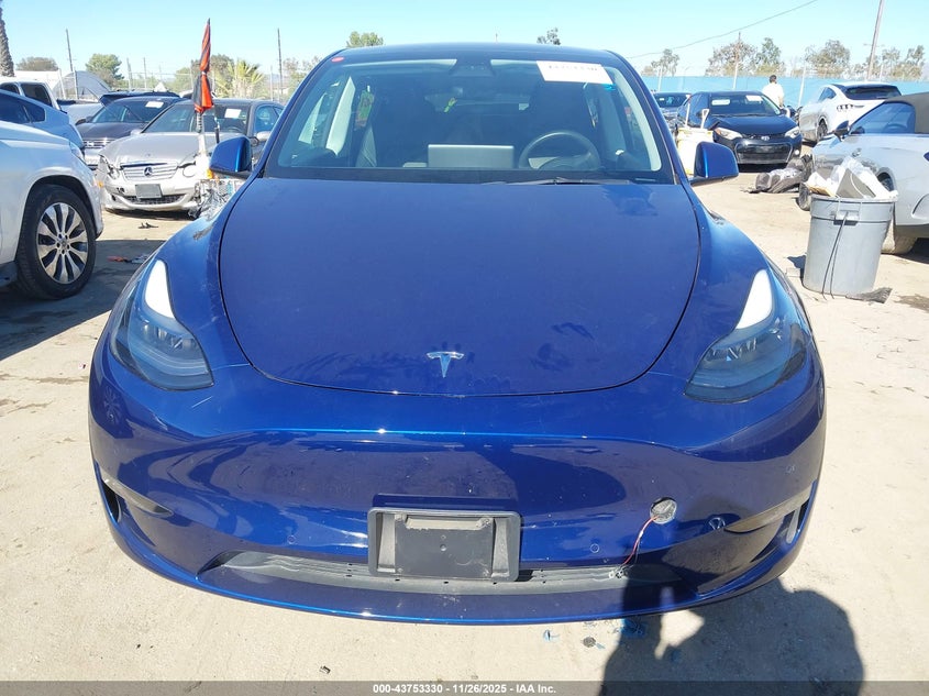 2022 Tesla Model Y Performance Dual Motor All-Wheel Drive VIN: 7SAYGDEF2NF330172 Lot: 43753330