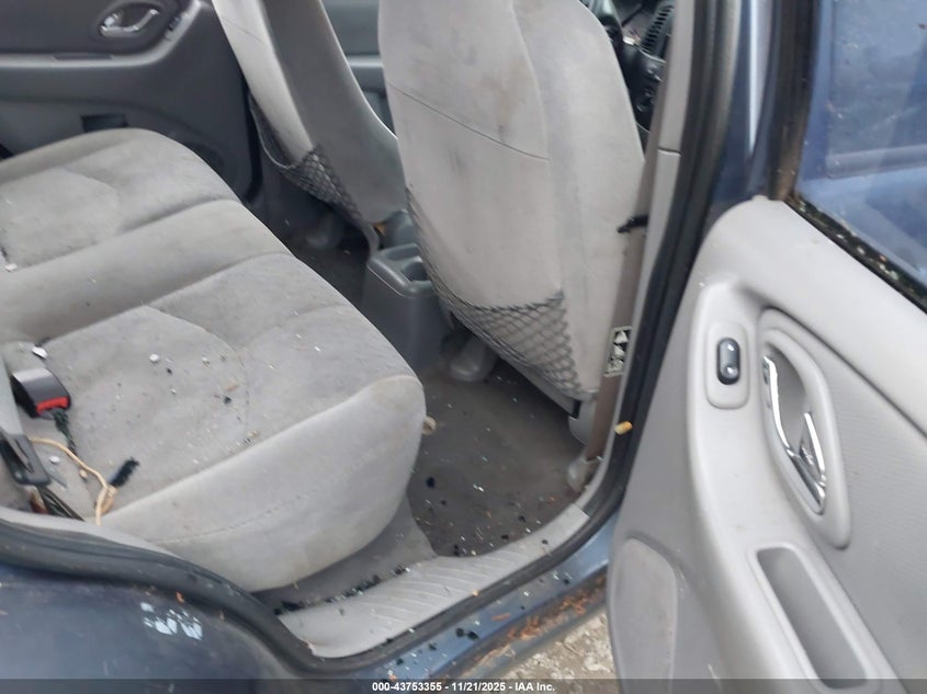 2001 Mazda Tribute Dx V6 VIN: 4F2YU07161KM00768 Lot: 43753355