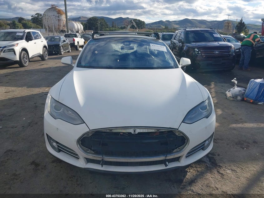 2015 Tesla Model S 70D/85D/P85D VIN: 5YJSA4H23FFP79617 Lot: 43753362