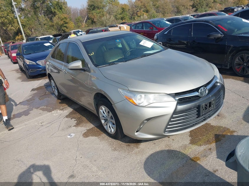 TOYOTA CAMRY LE