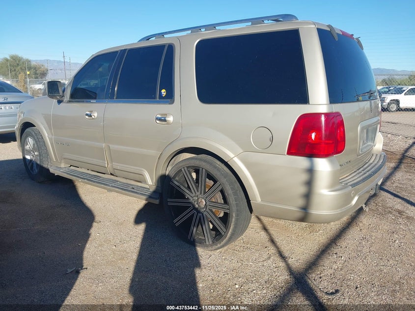 5LMFU27R24LJ24394 2004 LINCOLN NAVIGATOR photo no. 3