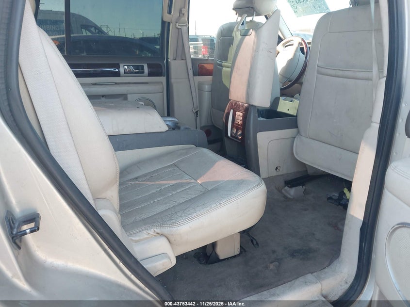 5LMFU27R24LJ24394 2004 LINCOLN NAVIGATOR photo no. 8