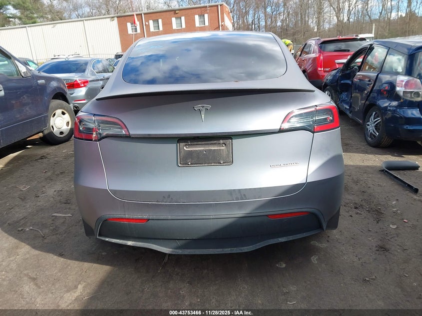 2024 Tesla Model Y Performance Dual Motor All-Wheel Drive VIN: 7SAYGDEF4RA261360 Lot: 43753466