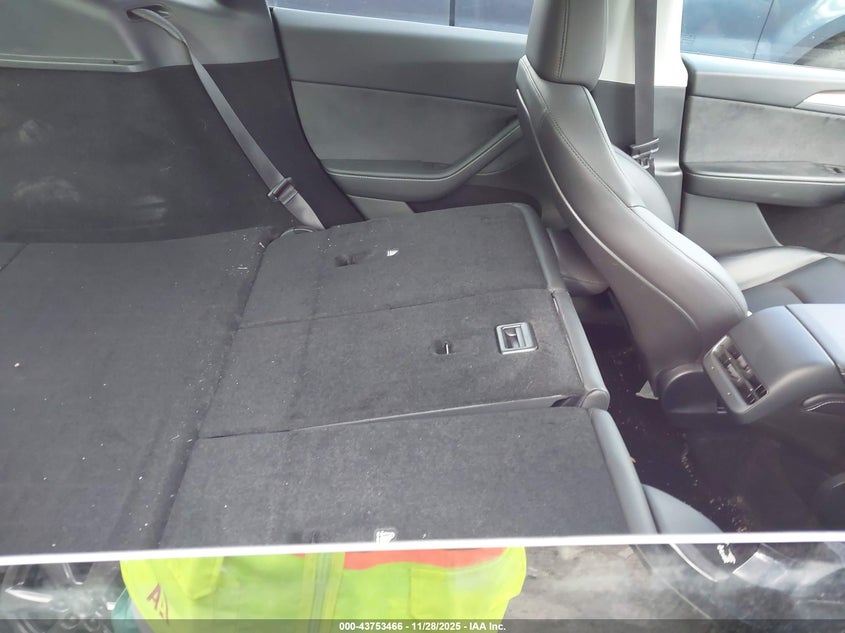 2024 Tesla Model Y Performance Dual Motor All-Wheel Drive VIN: 7SAYGDEF4RA261360 Lot: 43753466