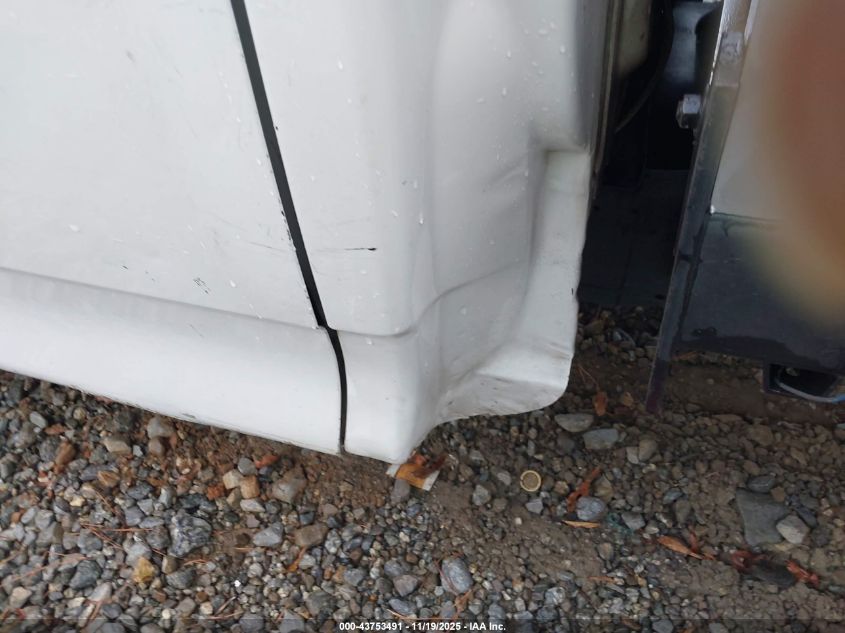 2000 Ford F-150 Work Series/Xl/Xlt VIN: 2FTRF18LXYCA17807 Lot: 43753491