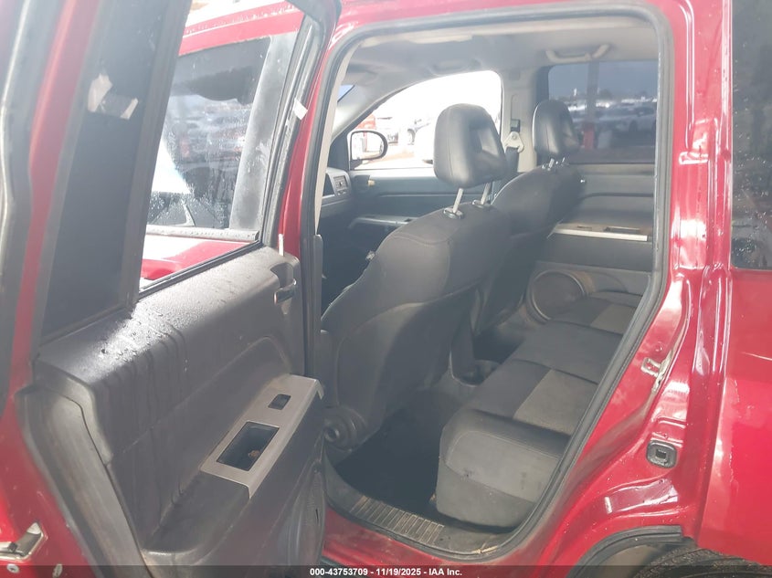 2008 Jeep Compass Sport VIN: 1J8FT47W28D537470 Lot: 43753709