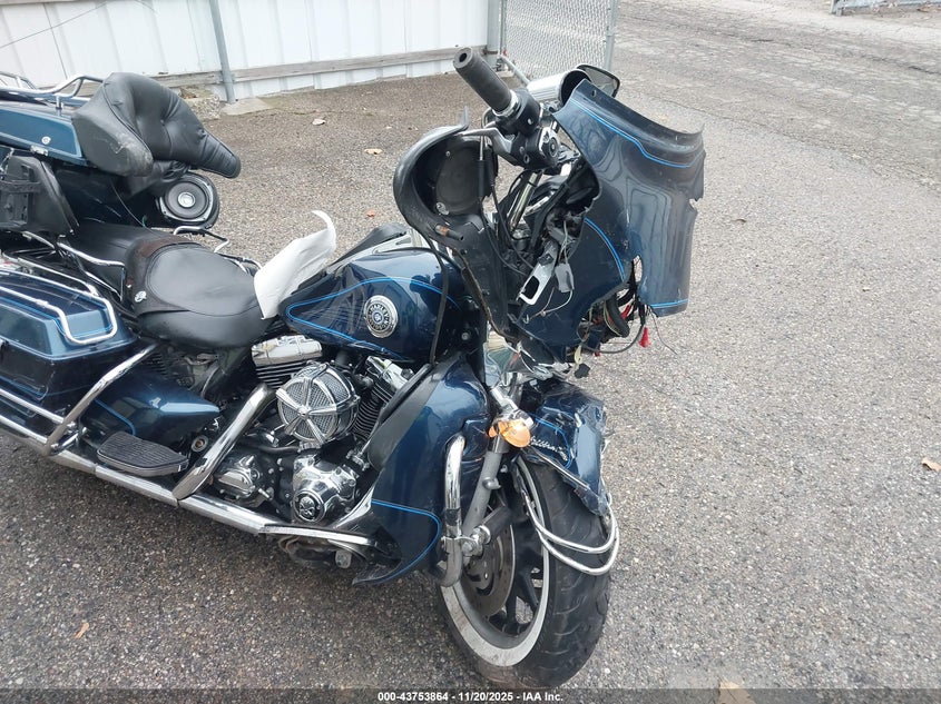 2002 Harley-Davidson Flhtcui VIN: 1HD1FCW152Y638722 Lot: 43753864