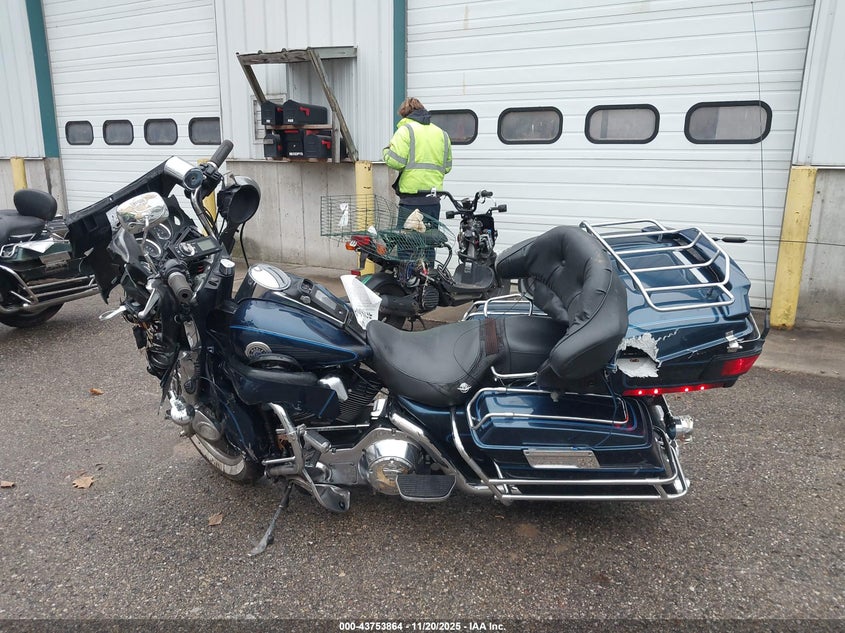 2002 Harley-Davidson Flhtcui VIN: 1HD1FCW152Y638722 Lot: 43753864