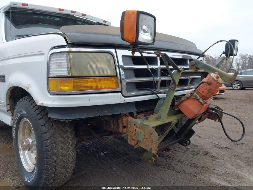 1993 Ford Bronco U100 VIN: 1FMEU15N0PLA51961 Lot: 43753880