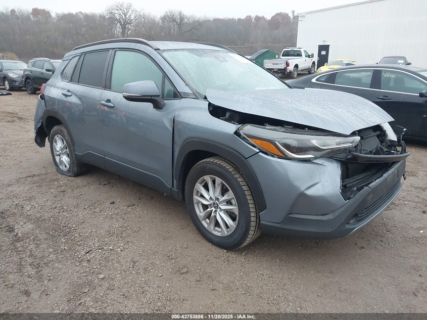 TOYOTA COROLLA CROSS LE