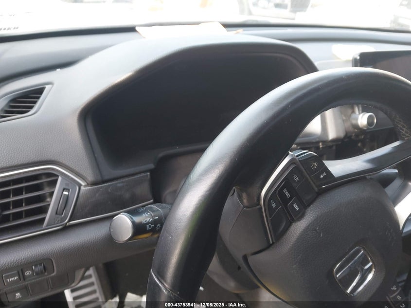 2019 HONDA ACCORD auction photo 7