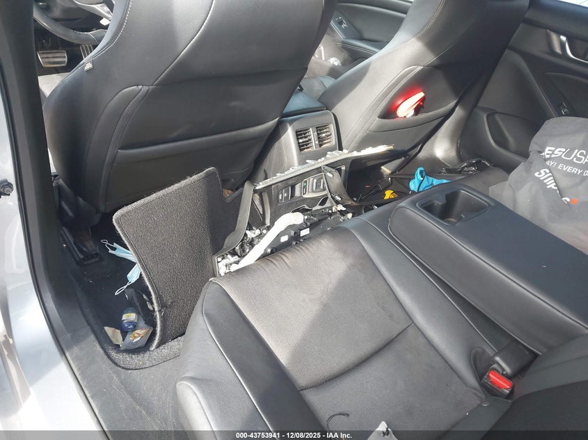 2019 HONDA ACCORD auction photo 8