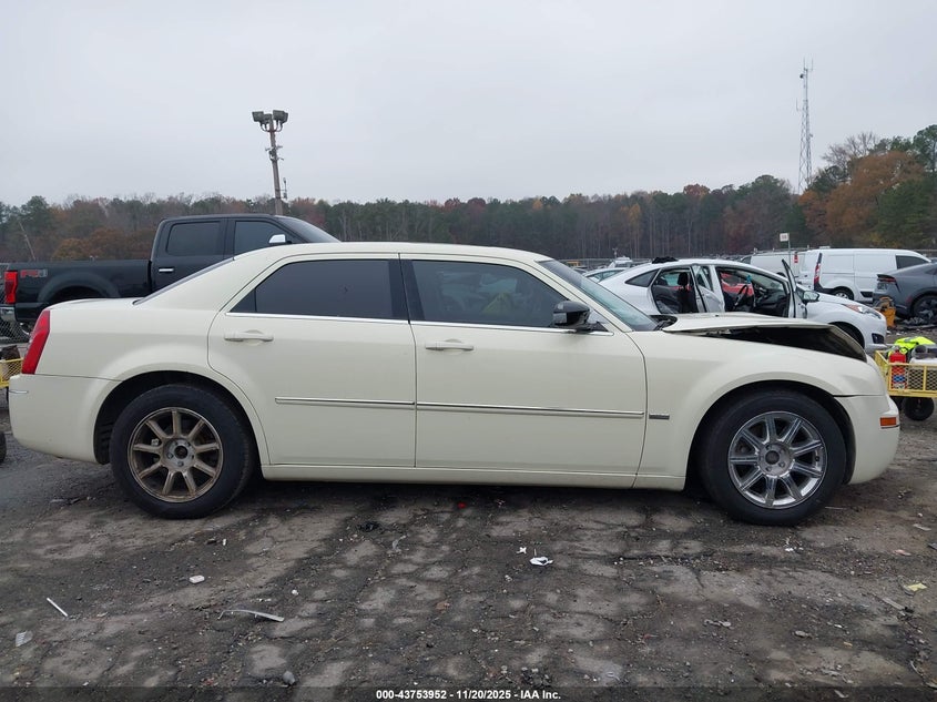 2009 Chrysler 300 Touring/Signature Series/Executive Series VIN: 2C3KA53V69H612906 Lot: 43753952