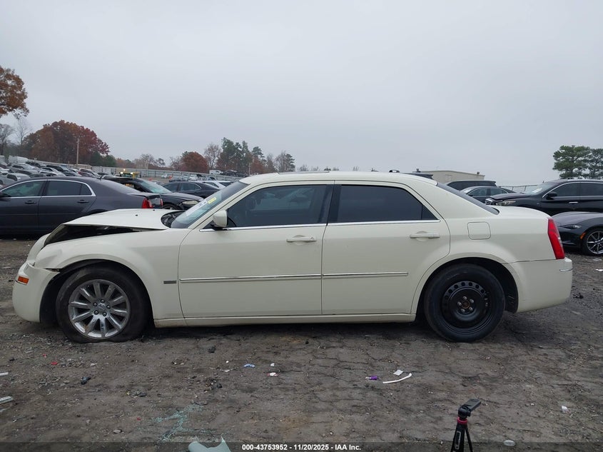 2009 Chrysler 300 Touring/Signature Series/Executive Series VIN: 2C3KA53V69H612906 Lot: 43753952