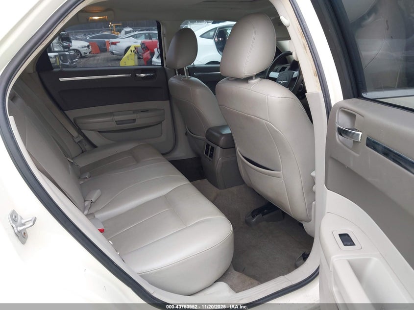 2009 Chrysler 300 Touring/Signature Series/Executive Series VIN: 2C3KA53V69H612906 Lot: 43753952