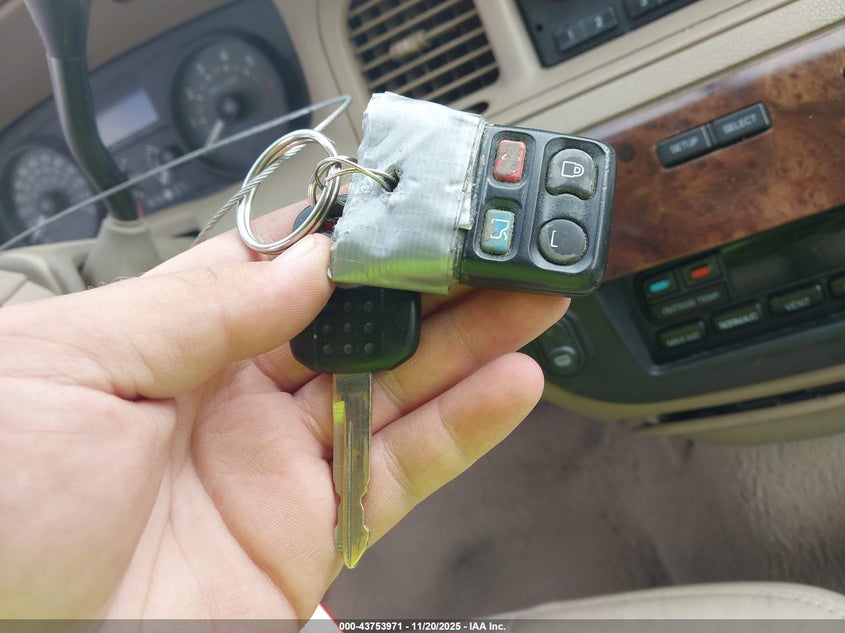 2006 Mercury Grand Marquis Ls VIN: 2MEFM75VX6X641581 Lot: 43753971