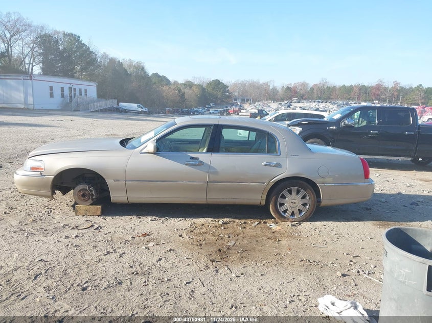 2006 Lincoln Town Car Signature VIN: 1LNHM81V96Y644084 Lot: 43753981